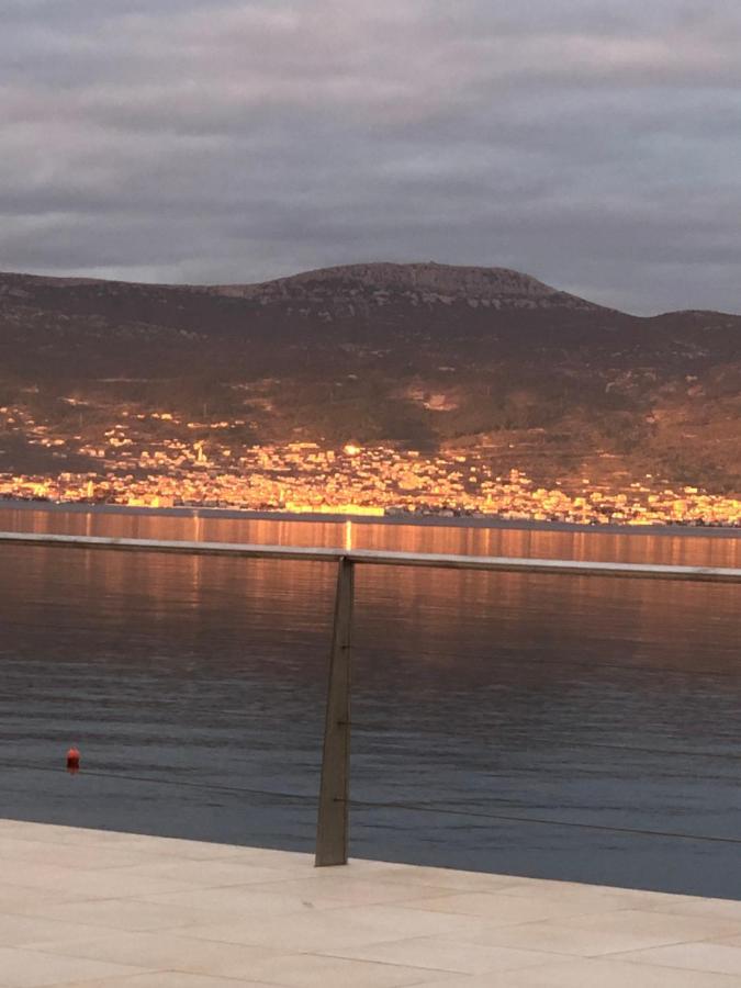 Villa Unique Sur La Plage Pour Des Vacances Inoubliables En Famille Ou Entre Amis Pour 10 Personnes Slatine Eksteriør billede