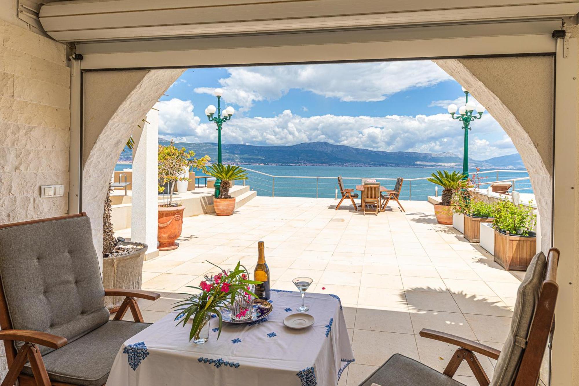 Villa Unique Sur La Plage Pour Des Vacances Inoubliables En Famille Ou Entre Amis Pour 10 Personnes Slatine Eksteriør billede