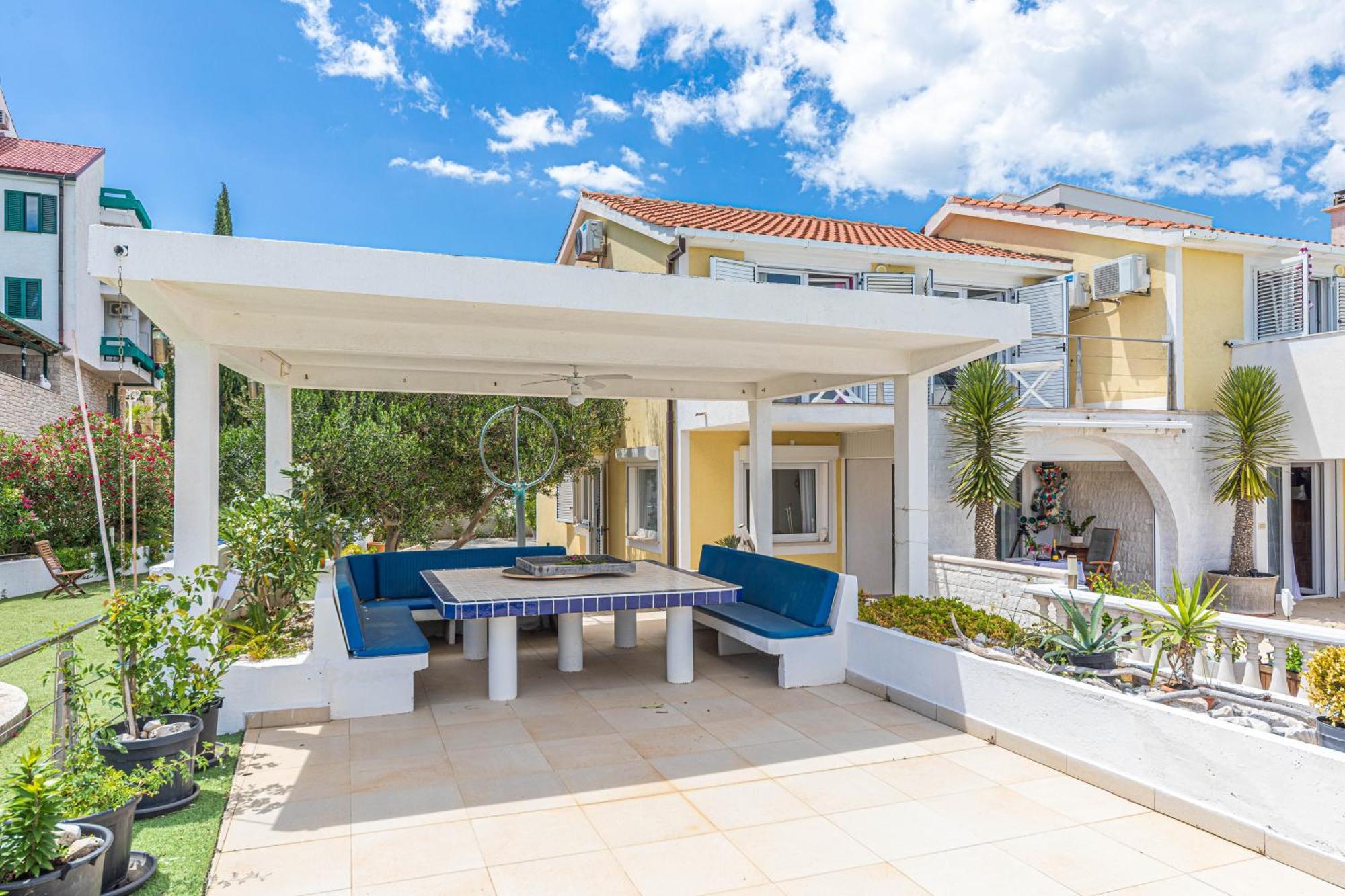 Villa Unique Sur La Plage Pour Des Vacances Inoubliables En Famille Ou Entre Amis Pour 10 Personnes Slatine Eksteriør billede